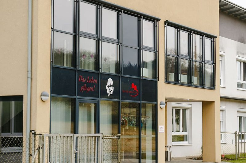 Mutter Teresa Haus Neuhaus