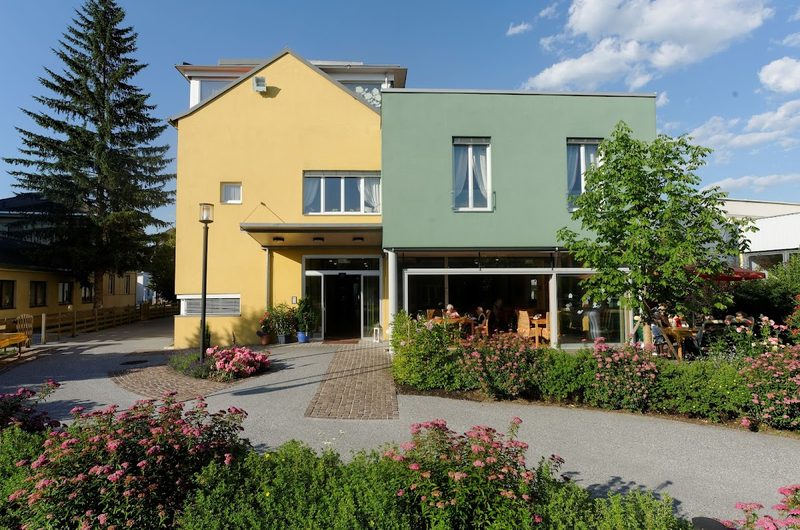 Nostalgie Pflegepension GmbH